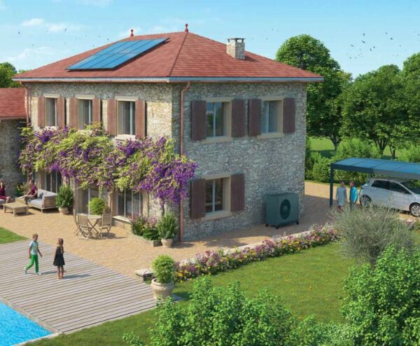 Domosolaris vue de maison bénéficiant de la solution globale : panneaux solaires + pompe à chaleur + carport solaire