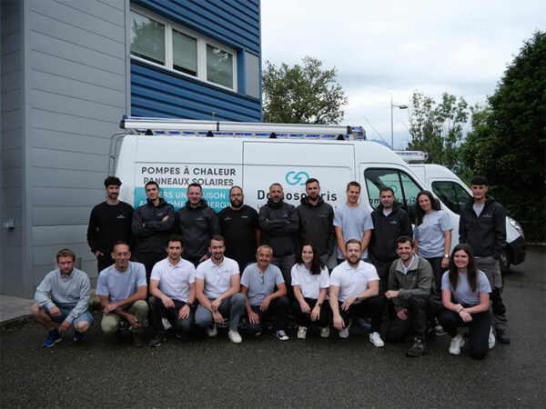 photo de l equipe photovoltaique Domosolaris Annecy installateur photovoltaique haute savoie