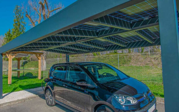 exemple carport solaire alu réalisé par Domosolaris